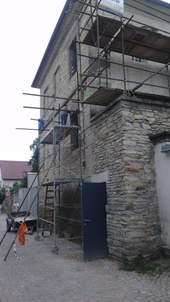 Oprava omítek kamenného zdiva-budova býv. vězení