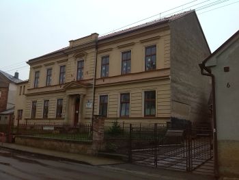 Energetické úspory ZŠ Hoříněves s instalací TČ